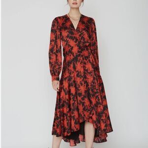 New Anthropologie Caballero Abstract Wrap Midi Dress
Retail $248
Plus XS